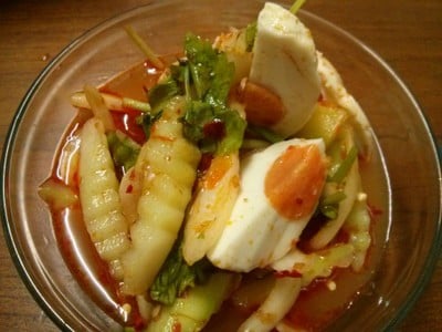 ยำก้านคะน้าไข่เค็ม