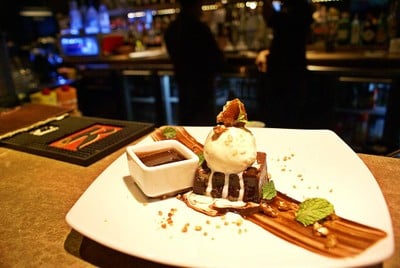 Apoteka Bar (อโพเทกะ ลัก บาร์) ซอยนานา Apoteka Bar (อโพเทกะ ลัก บาร์) ซอยนานา