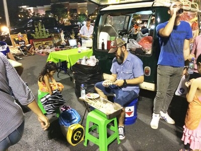 น้าแทนก็มาช่วยทำเองด้วย