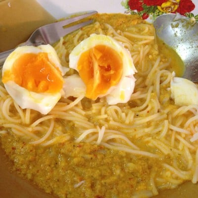 ขนมจีนพี่ป้อม ถนนวิชิตสงคราม