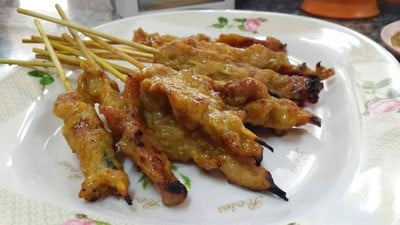 หมูสะเต๊ะเค็มไปหน่อย