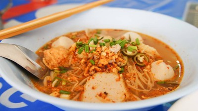 อึ้งซี่สูน ขาหมูสะพานวันชาติ(ลูกชิ้นปลาเจ๊จู) (อึ้งซี่สูน) อึ้งซี่สูน ขาหมูสะพานวันชาติ(ลูกชิ้นปลาเจ๊จู) (อึ้งซี่สูน)