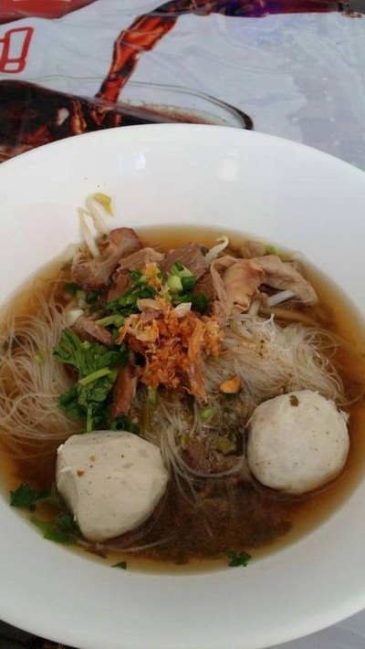 เส้นหมี่หมูตุ๋น