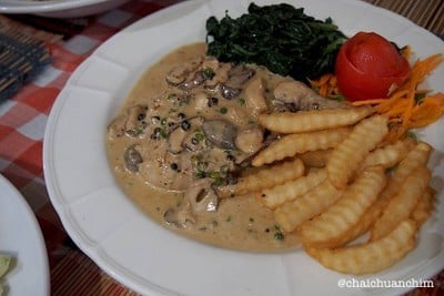 สเต๊กซี่โครงหมูซอสพริกไทยดำ