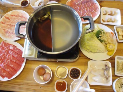 Kinn's The Buta (คิน โนะ บูตะ) กลางเมือง Kinn's The Buta (คิน โนะ บูตะ) กลางเมือง