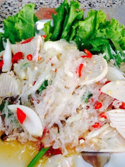ยำวุ้นเส้นหมูยอ