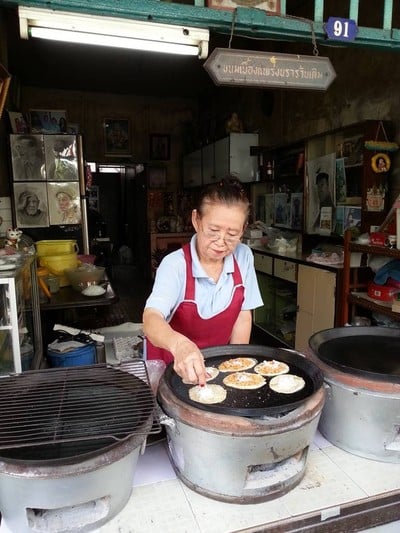 ขนมเบื้องแพร่งนรา