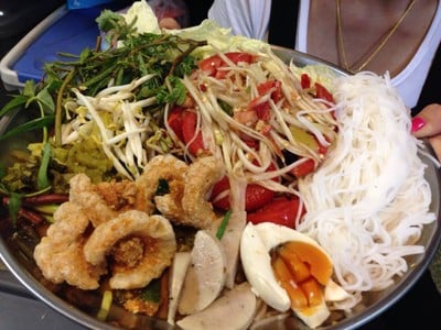 ส้มตำยุพิน วังหลัง (Yu Phin Papaya Salad) ส้มตำยุพิน วังหลัง (Yu Phin Papaya Salad)