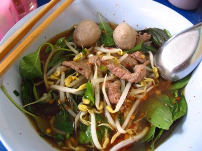 ก๋วยเตี๋ยวเนื้อรักพงษ์