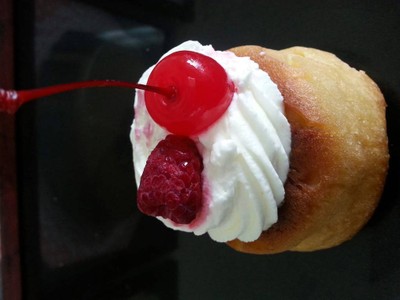   Baba Rum  .  Chantilly