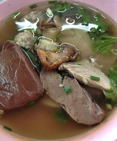 ต้มเลือดหมูเจ๊หมวย(จิงจูฉ่าย) แยกคลองเตย