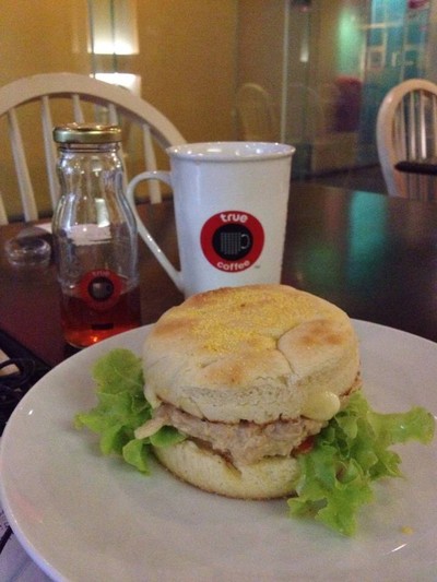 Matoom drink & Tuna Muffin