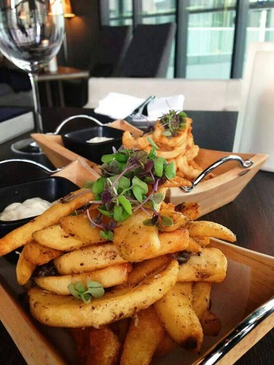 Bamboo Chic Bar (แบมบูชิค บาร์) โรงแรมเลอ เมอริเดียน กรุงเทพ