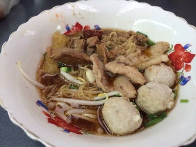 ก๋วยเตี๋ยวหมูน้ำแดง เหวงกี่ (Weng Ki Noodle) ก๋วยเตี๋ยวหมูน้ำแดง เหวงกี่ (Weng Ki Noodle)