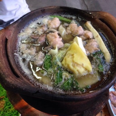 ซุ้ม 3 หมูจุ่ม หน้าดารา