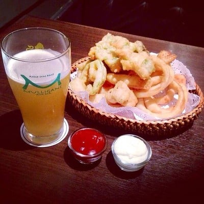 Mulligans Irish Bar (มูลลิแกนส์ไอริชบาร์) Mulligans Irish Bar (มูลลิแกนส์ไอริชบาร์)