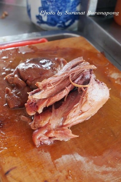 ขาหมูเชียงดาว ข่วงสิงห์