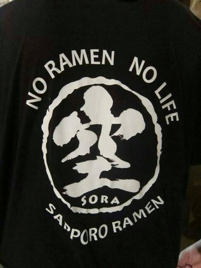 เสื้อเท่ๆของพนักงาน ชอบมาก
