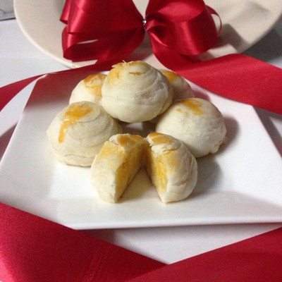 ขนมเปี๊ยะเนยสด ^^ ไส้ถั่วไข่เค็ม