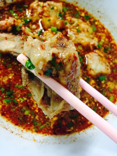 นกแลเตี๋ยวโขทัย ช้างคลาน