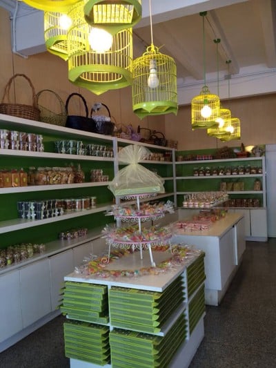 Heaven On EartH Cafe' ถนนบรรทัดทอง