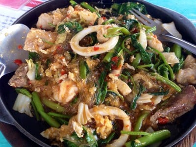 ใหญ่สุกี้กระทะร้อน วันทูทรี