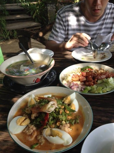 ต้มส้มระกำปลาทู ยำถั่วพู แหนมกระดูกอ่อนทอด