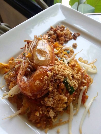 ผัดไทยเผือกทอดกุ้งสด