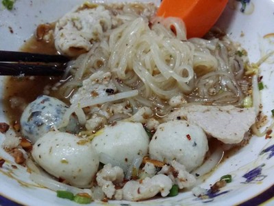 ใสสะอาด ก๋วยเตี๋ยวลูกชิ้นน้ำใส (Sai Sa Ard Noodle) วัดอรุณ ใสสะอาด ก๋วยเตี๋ยวลูกชิ้นน้ำใส (Sai Sa Ard Noodle) วัดอรุณ