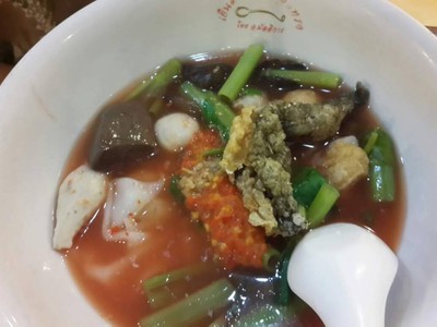 เย็นตาโฟเครื่องทรง โดย อ.มัลลิการ์ (Yentafo Kruengsonge by A. Mallika) สาขา ดิ อเวนิว แจ้งวัฒนะ เย็นตาโฟเครื่องทรง โดย อ.มัลลิการ์ (Yentafo Kruengsonge by A. Mallika) สาขา ดิ อเวนิว แจ้งวัฒนะ
