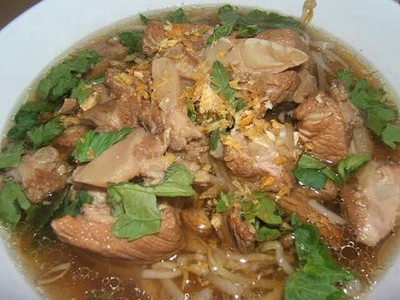 เส้นเล็กหมูตุ๋น