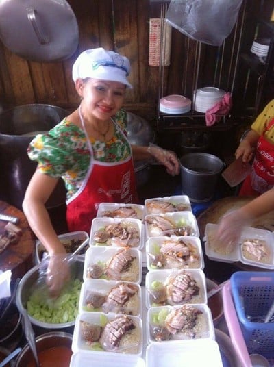 ข้าวมันไก่ศรีวัย ( ข้างโรงแรมสีหราช )