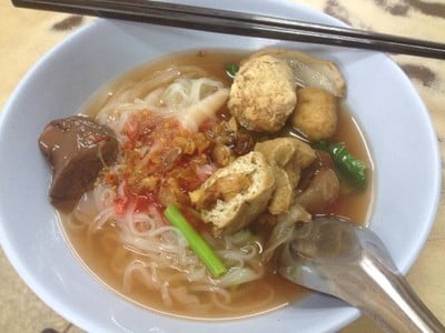 ก๋วยเตี๋ยวปีกไก่ สายน้ำผึ้ง สุขุมวิท สุขุมวิท