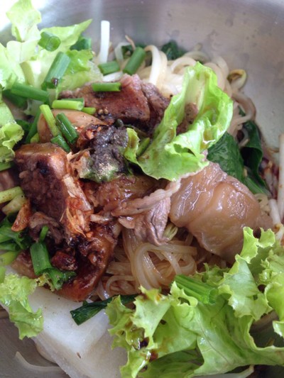 ก๋วยเตี๋ยวเนื้อวัดดงมูลเหล็กโย. โภชนา (YO PHOCHANA WAT DONG MUN LEK BEEF NOODLE) ก๋วยเตี๋ยวเนื้อวัดดงมูลเหล็กโย. โภชนา (YO PHOCHANA WAT DONG MUN LEK BEEF NOODLE)