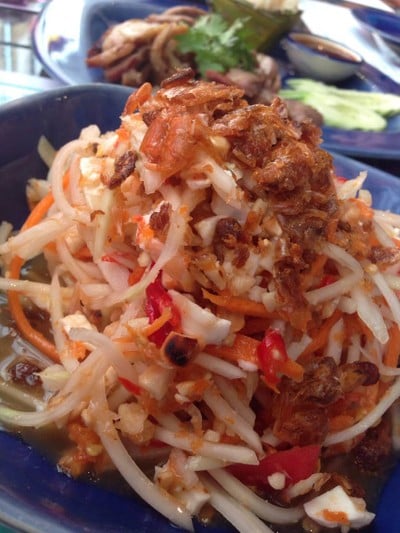 Yum & Tum (ยำ แอนด์ ตำ) คิว เฮ้าส์ Yum & Tum (ยำ แอนด์ ตำ) คิว เฮ้าส์