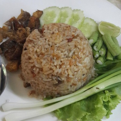 ข้าวไข่เจียวหกสหาย ตลาดรัชดาซอย4