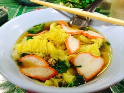 ชายสี่บะหมี่เกี๊ยว (Chay4 Noodle) กลางเวียง-เมืองเก่า(คูเมืองชั้นใน) ชายสี่บะหมี่เกี๊ยว (Chay4 Noodle) กลางเวียง-เมืองเก่า(คูเมืองชั้นใน)