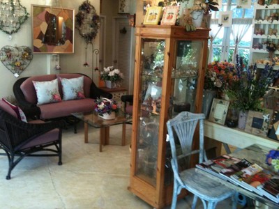 บรรยากาศในร้านแต่งสไตล์วินเทจ พร้อมกับเพลงยุค Sixty เบาๆ Romantic มาก