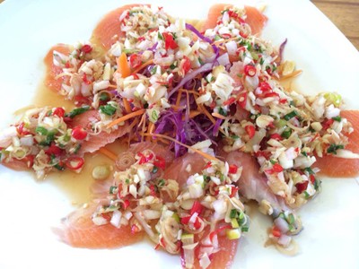 ยำปลาแซลมอน