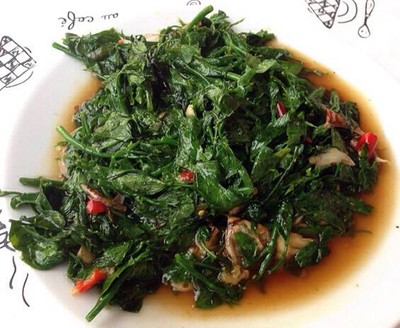 ผัดผักหวาน