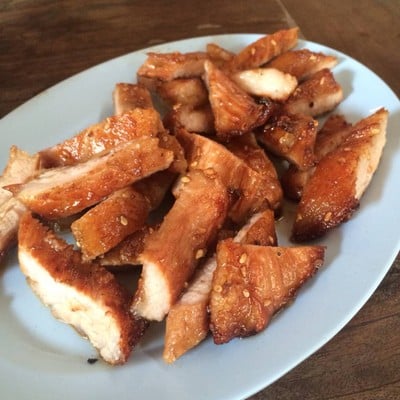 ป้าแดงลาบอุบล 5 บางแสน ห้า