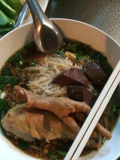 ก๋วยเตี๋ยวไก่ ข้าวมันไก่โลโซ