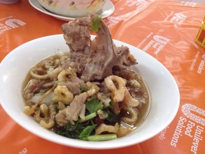 ก๋วยเตี๋ยวกระดูกหมู ป้ายเหลือง (Kradookmoo Noodle) ก๋วยเตี๋ยวกระดูกหมู ป้ายเหลือง (Kradookmoo Noodle)