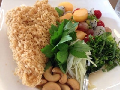 ยำปลาฟู