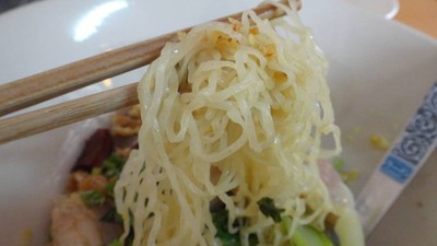 เส้นเล็กๆ อร่อยนะ แต่รสชาติไม่โอ