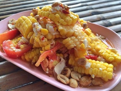 ป้าแดงลาบอุบล 5 บางแสน ห้า