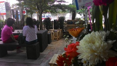 บรรยากาศริมน้ำกก