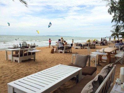 Glass House Boho นาจอมเทียน