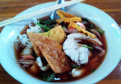 เส้นเล็กเย็นตาโฟ | น้ำซุปกลมกล่อม เครื่องเน้นๆ 45บ.