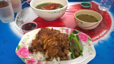 HK เป็ดย่าง หมูแดง